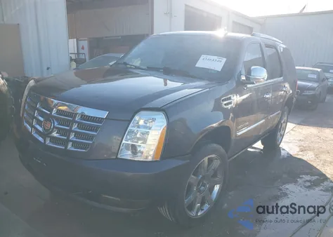 2011 Cadillac Escalade Premium z USA, uszkodzony, nr VIN 1GYS3CEF2BR217248